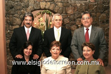 16122007
Juan Ignacio y Caro Hernández Guerra; Jorge Ernesto y Lupita Martínez; y Miguel y Luz María Ruiz.