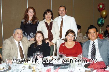 16122007
Carlos Delgado, Rosario Estrada, José Guadalupe Burciaga, Ana Luz Meza, Martín, Virginia del Carmen y Rosario Narváez.