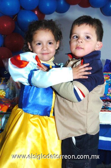 16122007
Mariana y Emilio Vázquez, recibieron fiesta de tercer cumpleaños.