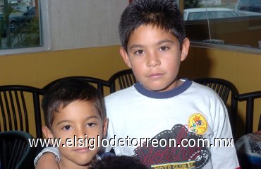 30122007
Brayan y Carlos Sotelo, invitados al cumpleaños de Israel Morato.
