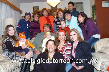 30122007
La familia Nazer disfrutó de una deliciosa cena navideña.