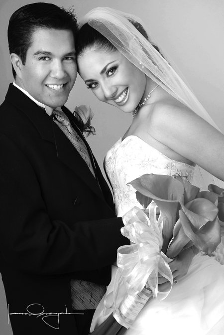 Sr. Bernardo Pámanes Berlanga y Srita. Annie Jaik Humphrey unieron su vida en sagrado matrimonio.

Estudio Laura Grageda.