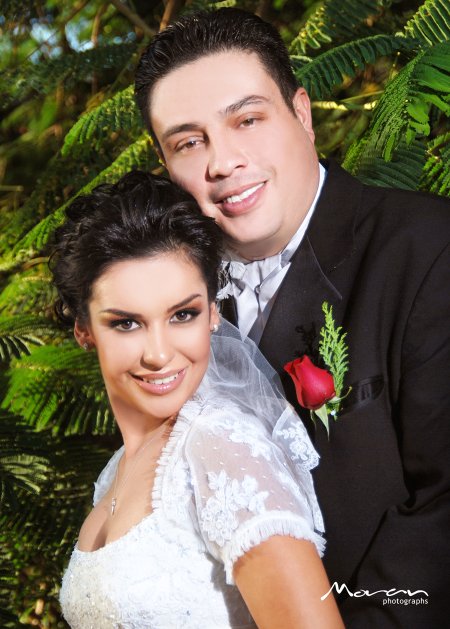 Sr. Heriberto Castañeda Gurrola y Srita. Dulce Corazón Silva Macías recibieron la bendición nupcial en la parroquia de San José el sábado tres de noviembre de 2007.

Fotografía Morán