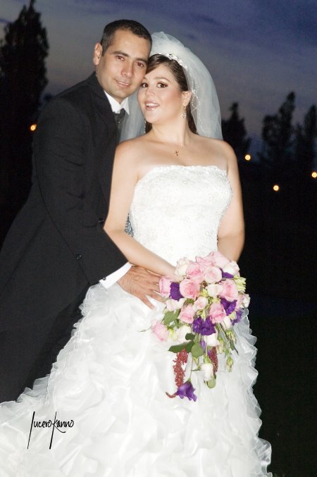 Sr. Ernesto Ramos Falcón y Srita. Karla Rubio Valdez contrajeron nupcias en el altar de la parroquia de San Pedro Apóstol, el sábado ocho de septiembre de 2007. 

Estudio Lucero Kanno.