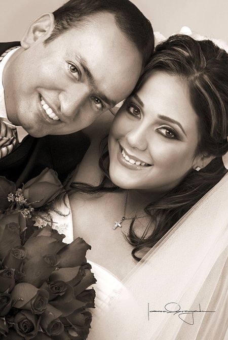 Sr. Carlos Alberto Soto Dingler y Srita. Lorena Villar Castañeda contrajeron matrimonio con el  en el altar de la parroquia de Nuestra Señora de la Encarnación el pasado sábado 29 de septiembre de 2007.

Estudio Laura Grageda.