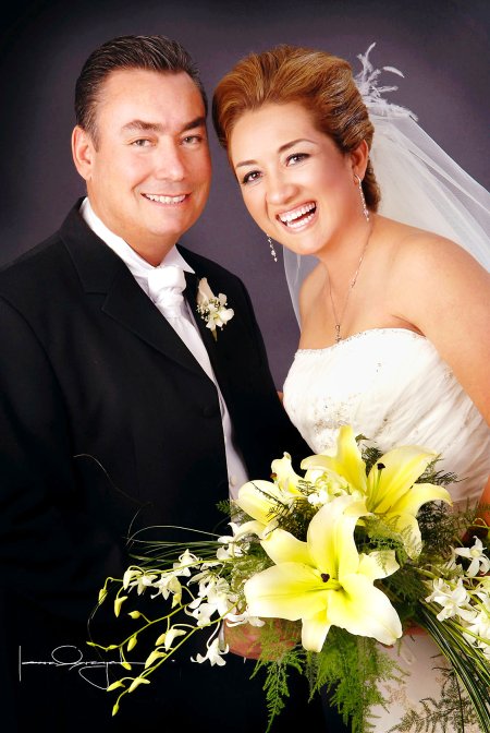 Sr. Walter Torsten Müller Castillo y Srita. Mónica Rodríguez Quiñones contrajeron matrimonio en la parroquia Los Ángeles el pasado viernes 23 de noviembre de 2007.

Estudio Laura Grageda.