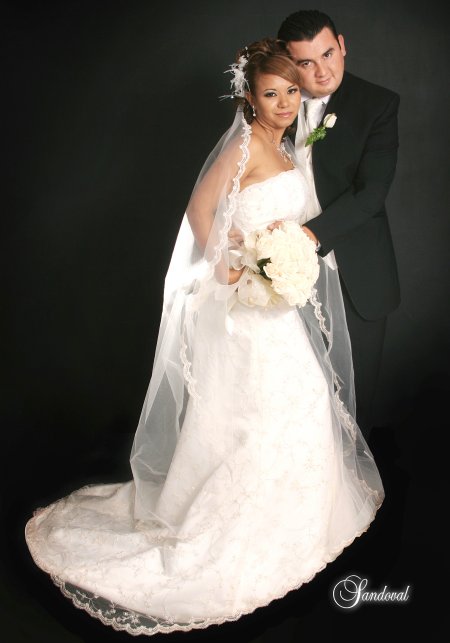 Sr. Ricardo César Partida Corral y Srita. Norma Araceli Martínez Morales unieron su vida en sagrado matrimonio en la parroquia de Santa Rita de Cassia en Lerdo, Dgo., el pasado sábado 17 de noviembre de 2007. 

Estudio Laura Grageda.