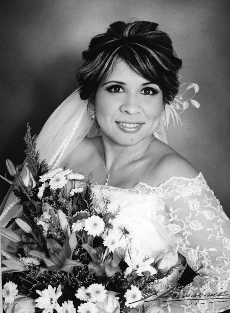 C.P. Elena Inés Ruiz Mendoza unió su vida en matrimonio a la del Teniente Salvador Muñoz Rodríguez.

Fotografía Nicolás Papadakis.
