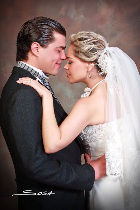 Lic. Juan Luis Proal Herrejón y Lic. María del Carmen Mijares Villarreal unieron sus vidas en sagrado matrimonio en el altar de la parroquia Los Ángeles el pasado sábado 24 de noviembre de 2007.

Studio Sosa