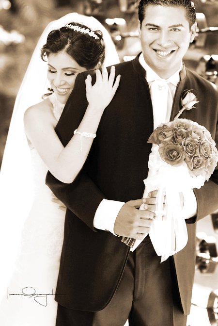 Sr. Ricardo Mendoza López y Srita. Olga del Carmen Sánchez Escobedo unió su vida en sagrado matrimonio en la capilla de Casa Cristiandad, el sábado 17 de noviembre de 2007.

Estudio Laura Grageda.