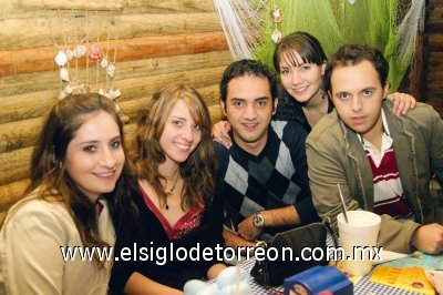 Almond, Mónica y Kike González, Ana Silvia Montemayor y Oscar Delgadillo.