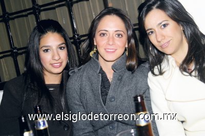 Lizeth Giacomán de García, Gabriela Villarreal de González y Julia Peña Payán.