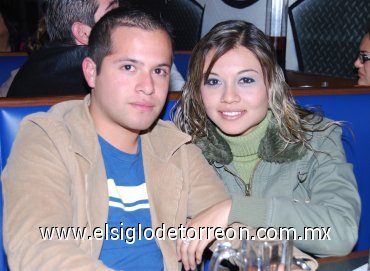 14012008
Mario Ávalos y Nayeli González.