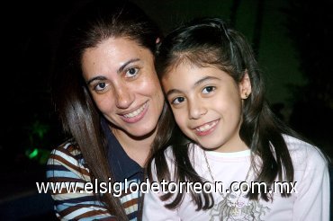 13012008
Olivia Dib de Peña con su hija Suheila Peña Dib, en pasada fiesta decembrina.