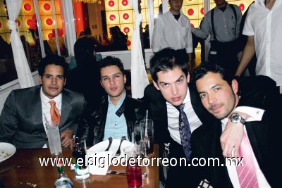 Alfonso Garrido, Eduardo Olivares, Carlos Gómez y Nando Garrido.