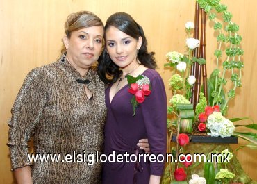 21012008
Brenda Balboa disfrutó de un bonito festejo organizado por su mamá Maribel de Balboa.