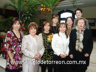 24012008
Nenabel en la compañía de Laura González de Murra, Banchis de la Garza de González, Blanca Sonia González de Borrego, Cristina Acosta de De la Garza, Rosario Botello de De la Garza.