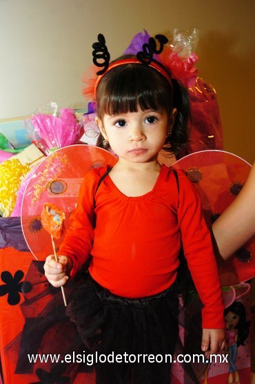 17012008
Dulce Nicole en la celebración de su segundo cumpleaños.