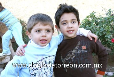 25012008
Santiago Alatorre y Ale Sosa.