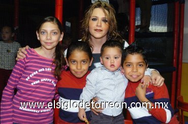26012008
Cristina, Eduardo, Daniel, Mary Fer y Fernandito Zúñiga.