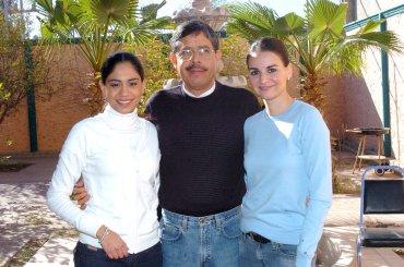 17012008
Daniela Vargas, Roberto Avilés y Carmen Alvarado.