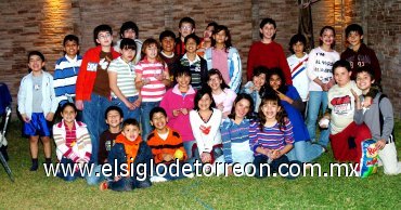 29012008
La pequeña Paola en la compañía de sus amiguitos del Colegio Americano.