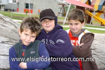 16012008
Jorge Duéñez Yavelli, Jesús Daniel Ochoa Murra y Pablo González Grajeda.