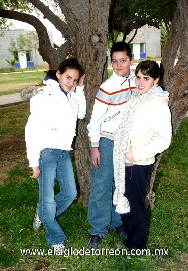16012008
Mayté Yarza, Luis Ramos y Silvina Ruiz.
