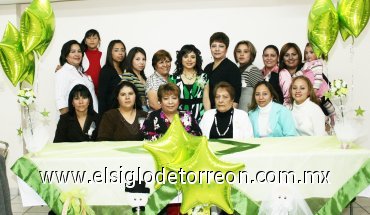 20012008
La novia pasó una tarde muy agradable junto a las asistentes a su fiesta prenupcial.