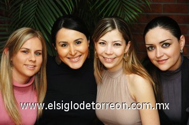 27012008
Alejandra en su despedida acompañada de Ana Cecilia Gutiérrez, Elisa Esparza Aguirre y Claudia Leal Motola.