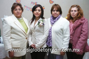 27012008
Miriam junto con las organizadoras Martha, Angélica y Mercedes López Rangel.