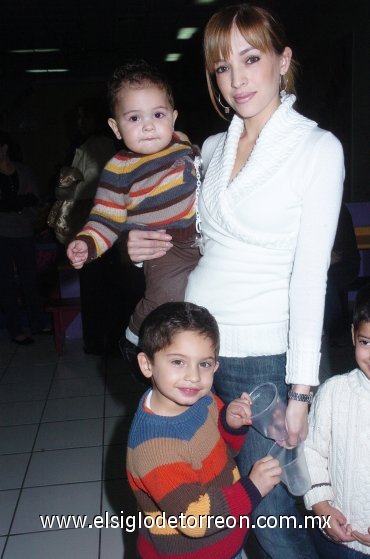 20012008
Liliana de Valdés, Mario y Alejandro Valdés.