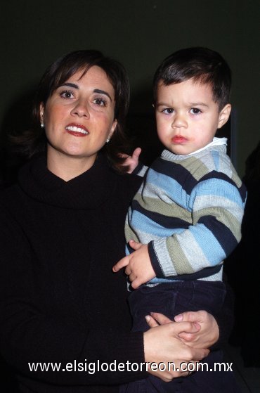 20012008
Sofía Cuéllar y su hijo Diego.