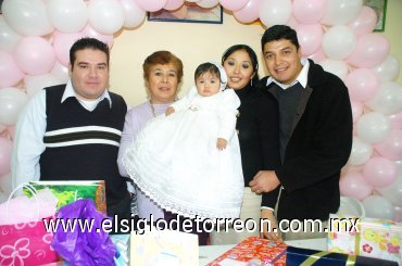 31012008
Danna Sofía Carrillo Favela con sus padres Javier Carrillo y Lizeth Fabiola Favela, padrinos Pablo Roberto y María del Refugio Sosa.
