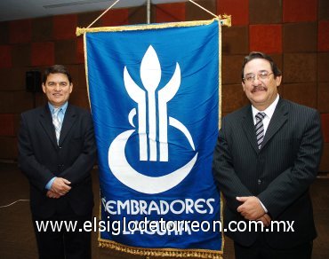 20012008
Fernando Marroquín Lavín y Jorge Cepeda Valdés, presidente saliente y entrante del Club Sembradores Laguna.