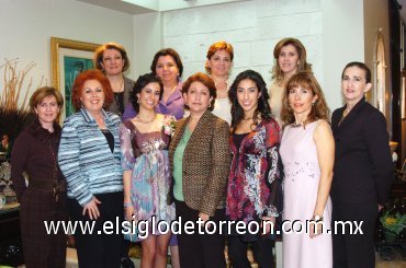 01022008
Julia en la compañía de Marianto de Haro, Pily de González, Lizy de Papadópulos, Liz de Bello, Palmi de Martín, Chelo de Macías, Coty de Martín, Hortensia Gibert de Ávalos, Julia Payán de Peña y Adriana Peña Payán.