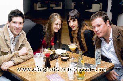 Alejandro Martínez, Denisse Papadópulos, Vero Cárdenas y Paco Delgado.