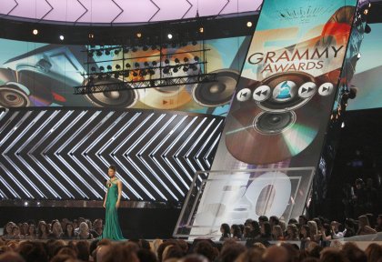 La ceremonia del Grammy, en su 50o aniversario, enfatizó su historia desde el comienzo.