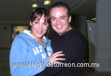 04022008
Álvaro Haro e Isabel Ortiz viajaron a la Ciudad de México.