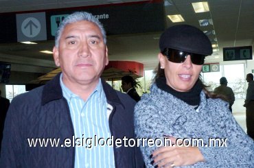09022008
Jorge Peña y Victoria Parada llegaron de la Ciudad de México.