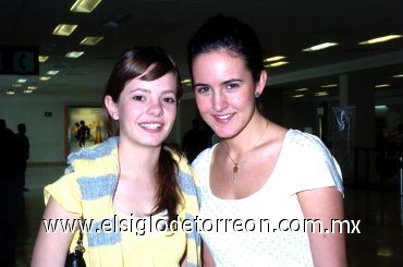 11022008
Mary Fer Núñez y Lucía Sáenz, viajaron con destino a Milán, Italia.