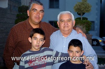09022008
Don Jorge, Sergio, Checo y Diego Rivera.