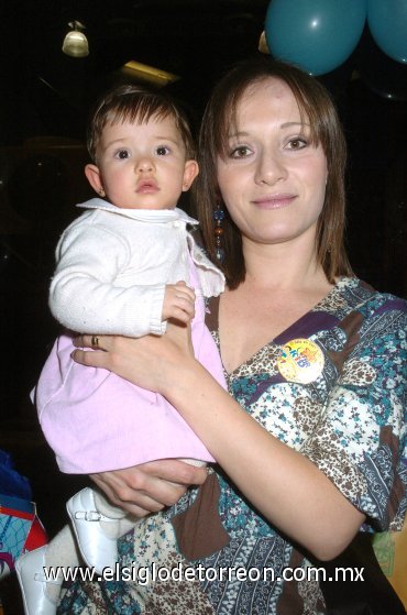 09022008 
Rocío Vargas de Carmona y Carolina Carmona.