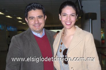18022008
José Lee y Marcela de Lee volaron con destino a la ciudad de Guadalajara, Jal.