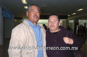 18022008
Salieron con destino a Tijuana, B. C., Reynaldo Cruz y Manuela Muñoz.