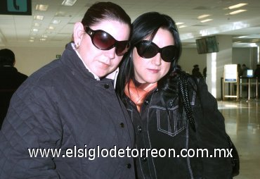 19022008
Paty Fernández y Jenny Díaz viajaron a México.
