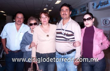 17022008
Jesús, Cecilia y Diana Navejas; y Antonio y Susy Hernández.