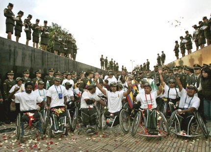 De los 32 policías y militares en cautiverio, dos de ellos ya cumplieron 11 años como rehenes, otros tienen 10 y nueve años.