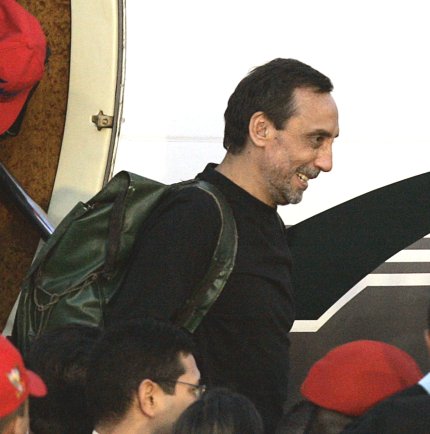 Los liberados llegaron acompañados de la misión encabezada por el ministro de Relaciones Interiores, ex capitán de navío Ramón Rodríguez Chacín, y la senadora colombiana, Piedad Córdoba.