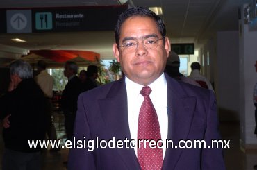 28022008
Arturo Rangel viajó a la Ciudad de México.